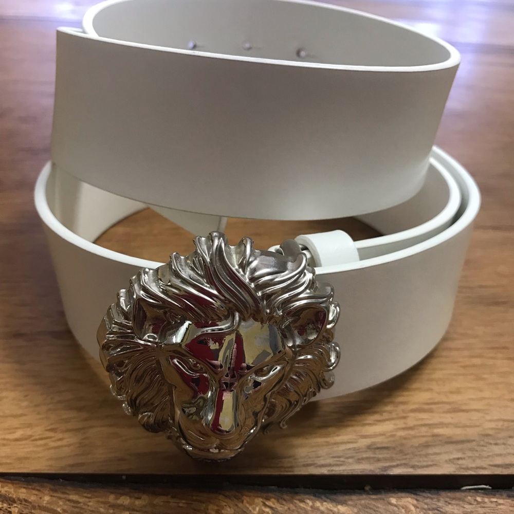 Versace Versus Belt w/ Lion head buckle . Fierce!